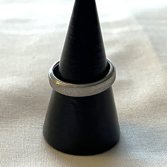 Titanium Silver Pave' Band Ring Comfort Fit, Size 5-1/2, NIB - Picture 3 of 4